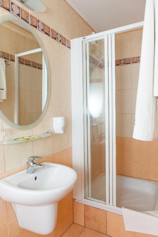 Hotel Rebajlo Piła Εξωτερικό φωτογραφία
